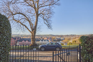 Nearby Quayside- click for photo gallery